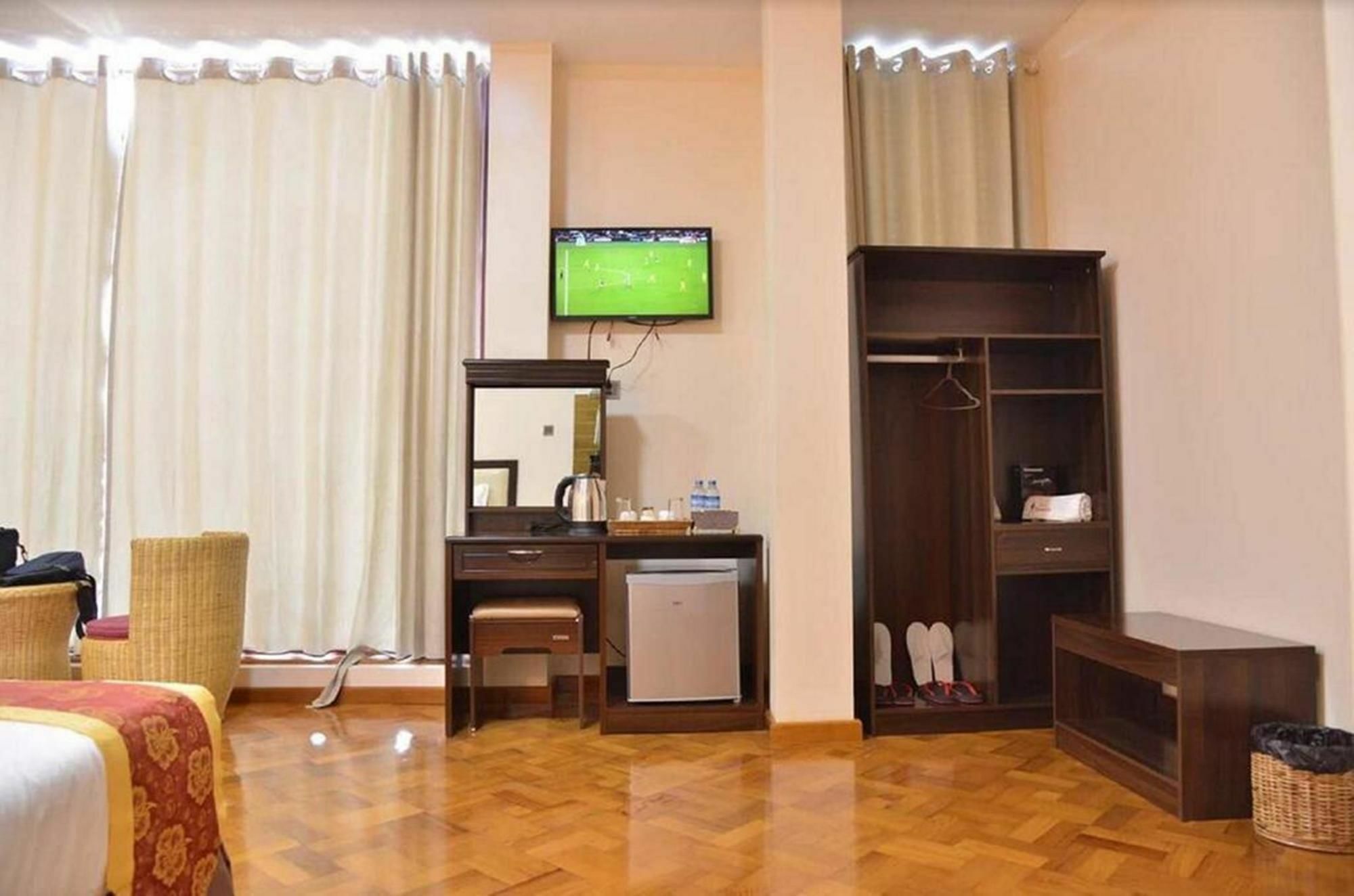 Hotel Yadanar Oo Mandalaj Zewnętrze zdjęcie