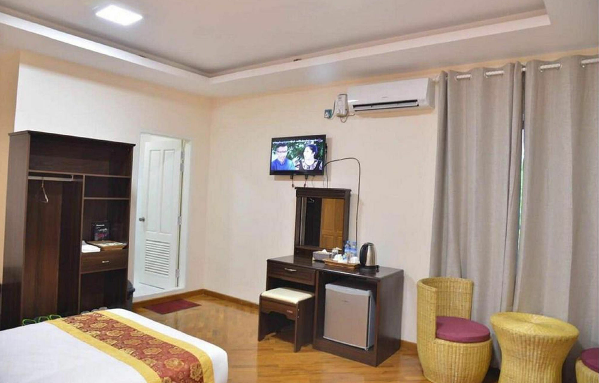 Hotel Yadanar Oo Mandalaj Zewnętrze zdjęcie
